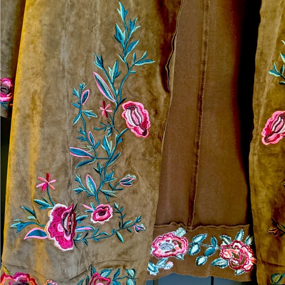 Vintage embroidered suede jacket - Picture 2 of 6